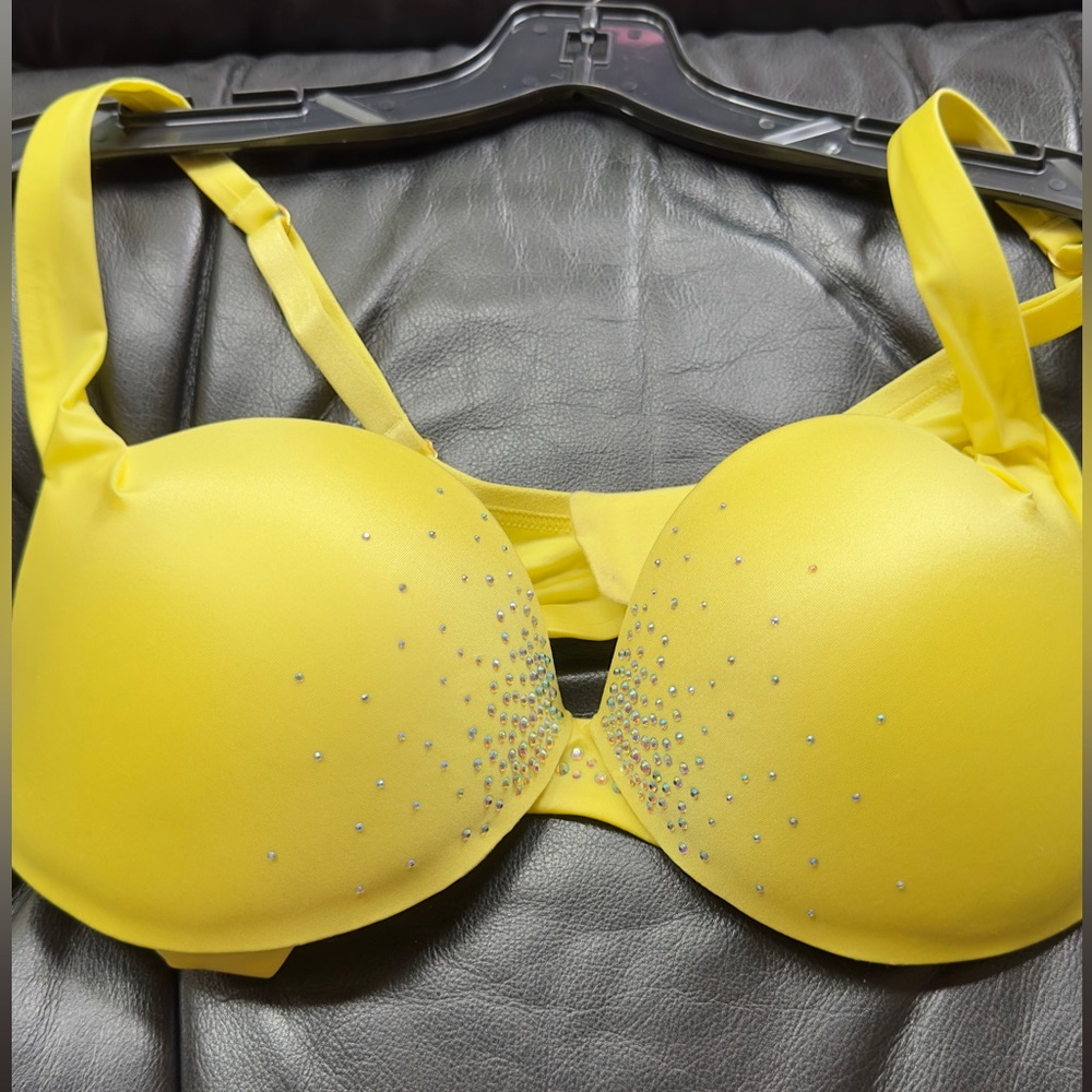 Victorias Secret Yellow Diamond Runway Bra size 36 C EUC!